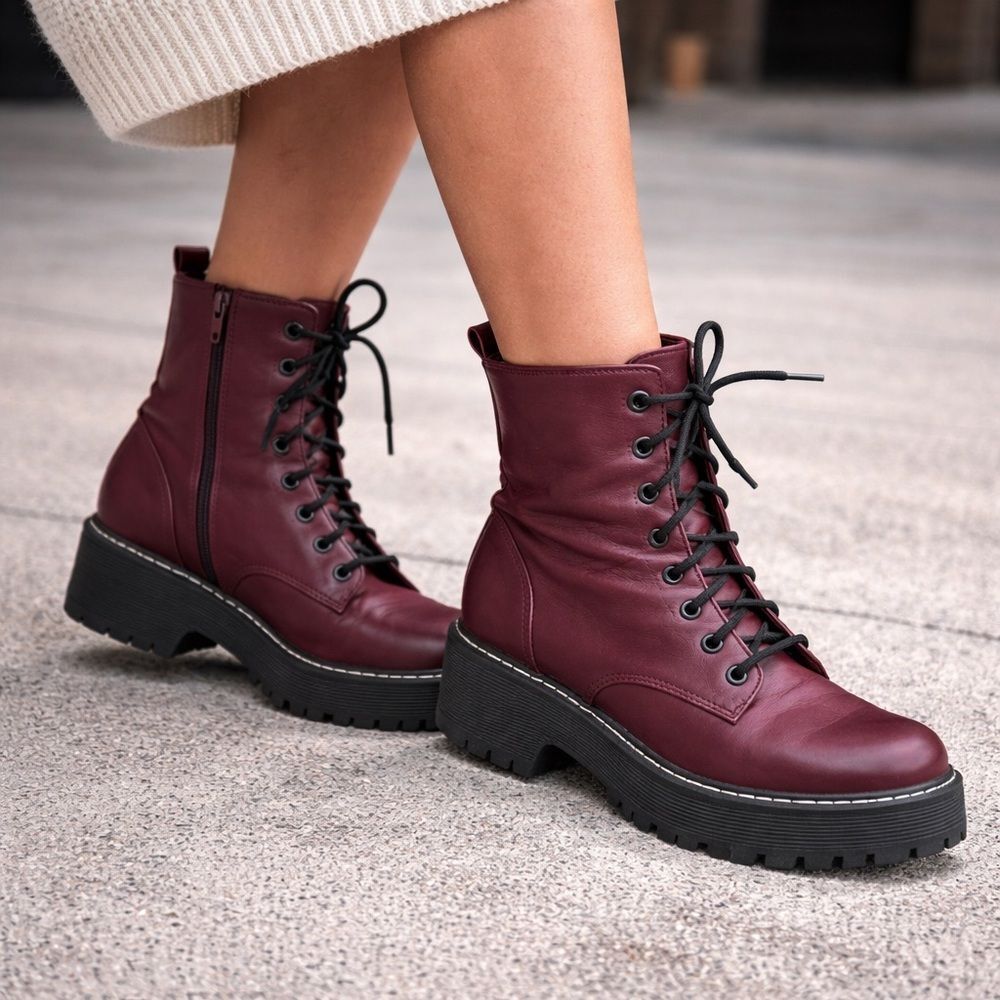 Time And Tru Burgundy Vegan Leather Combat Boots Platform Lug Sole – Size 10